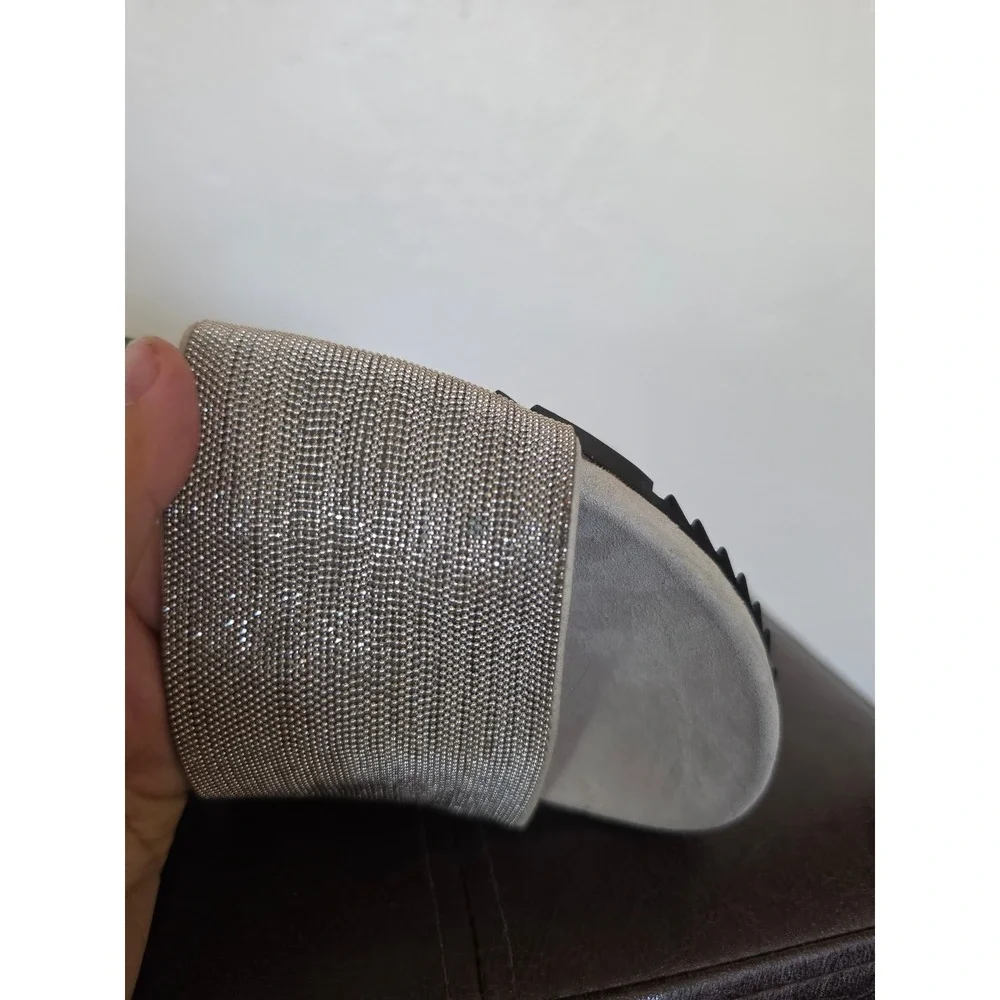 Brunello Cucinelli please check